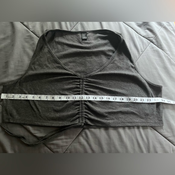Grey Shein V neck crop top 4x - Picture 4 of 4